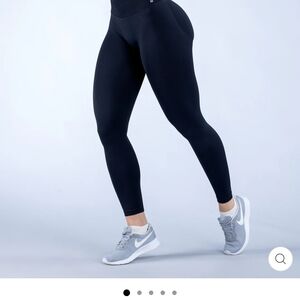 Sleek Black Women's Leggings